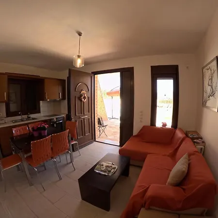 Eliana Villa Vivári