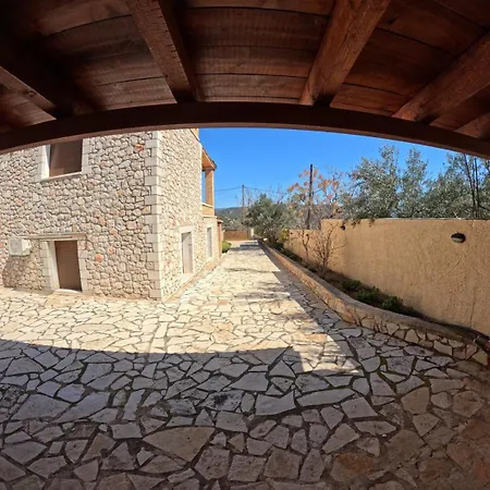 Villa Eliana Vivári